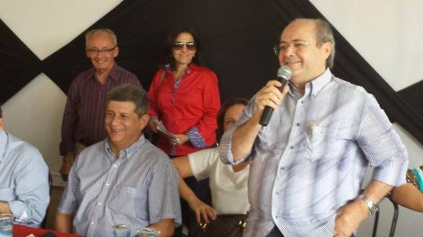 Sílvio Mendes discursa em Picos(Imagem:Reprodução)