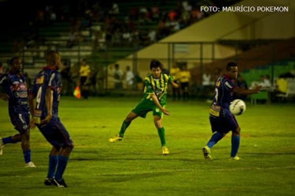 Tadeu chuta para marcar o segundo gol da Sep. (Imagem:Reprodução) Tadeu chuta para marcar o segundo gol da Sep. (Imagem:Reprodução)