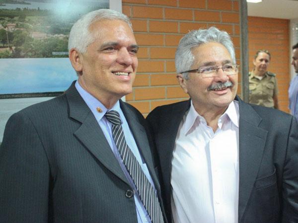 Themístocles Filho (PMDB) e Elmano Férrer (PTB). (Imagem:Divulgação) Themístocles Filho (PMDB) e Elmano Férrer (PTB). (Imagem:Divulgação)