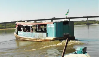 Travessia de barco Teresina-Timon resiste ao tempo